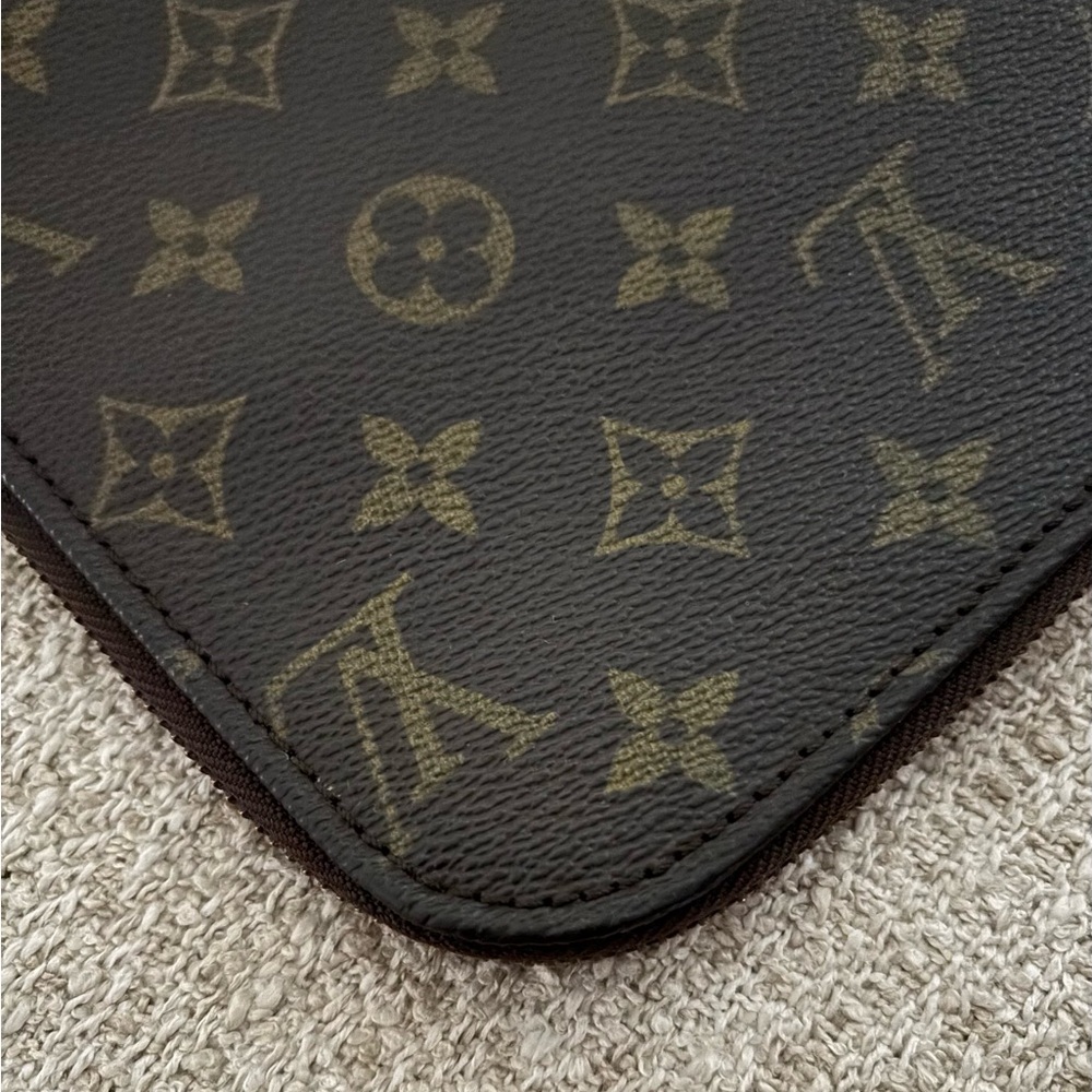 Louis Vuitton Monogram Document Case. - image 7